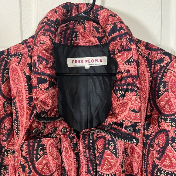 Free People Oversized Paisley Patterned Pink and Black Puffer Vest - Picture 6 of 8